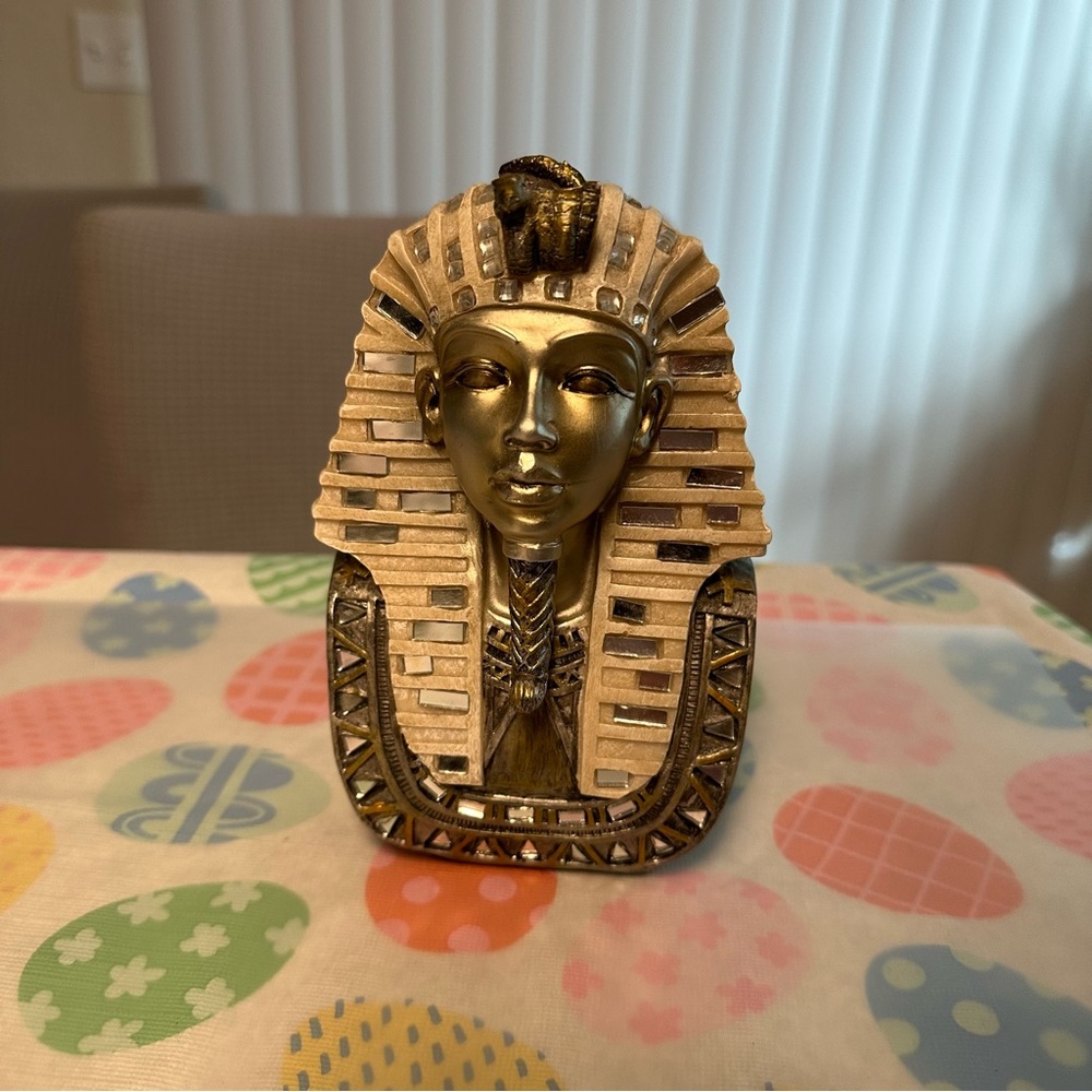 Mask of Tutankhamun Pharaoh accent/display piece